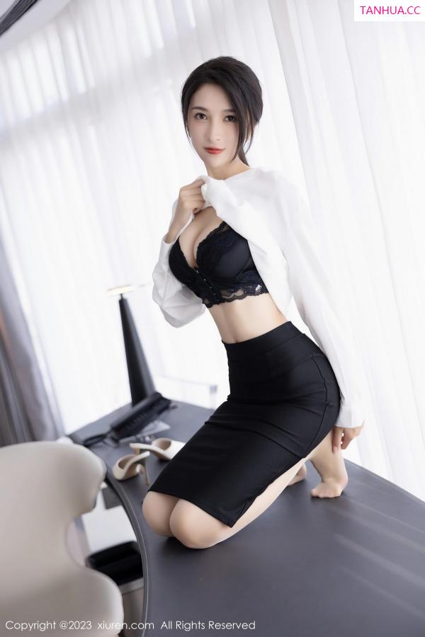 林乐一  [XiuRen]高清写真图 2023.03.20 No.6439 林乐一 短裙美腿第44张图片